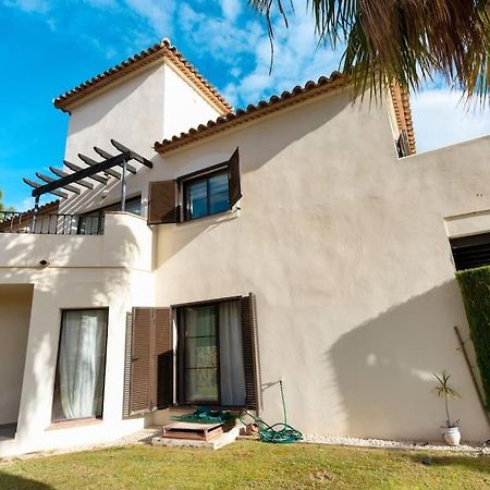 Villa Lux ฟีเนสตรัต ภายนอก รูปภาพ