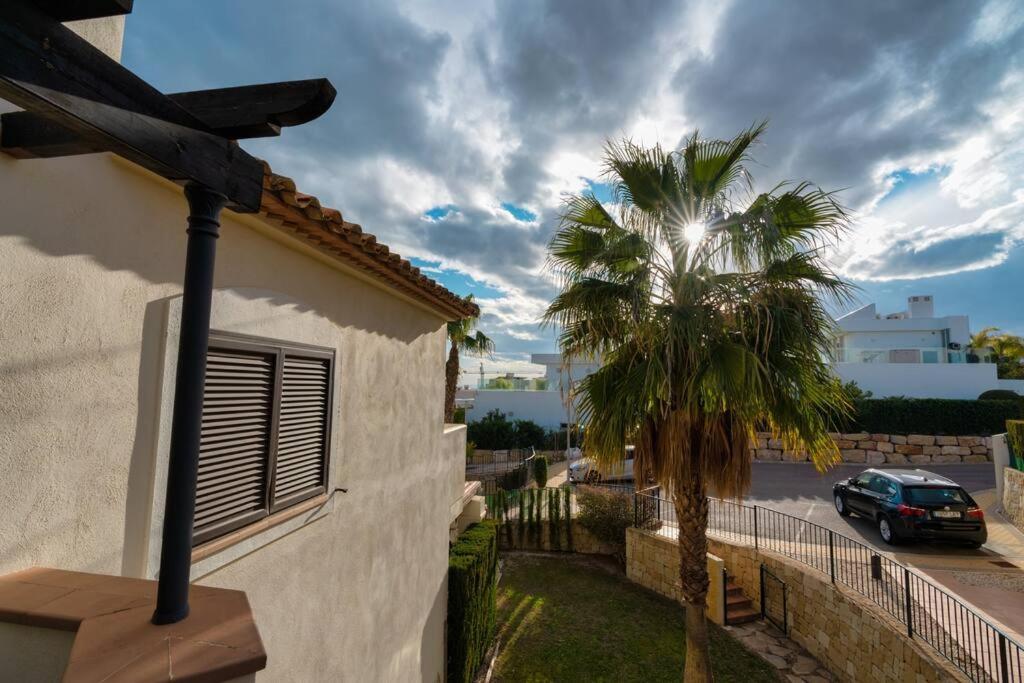 Villa Lux ฟีเนสตรัต ภายนอก รูปภาพ